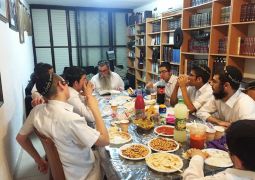 התמימים בבת ים לקראת השליחות בישיבות